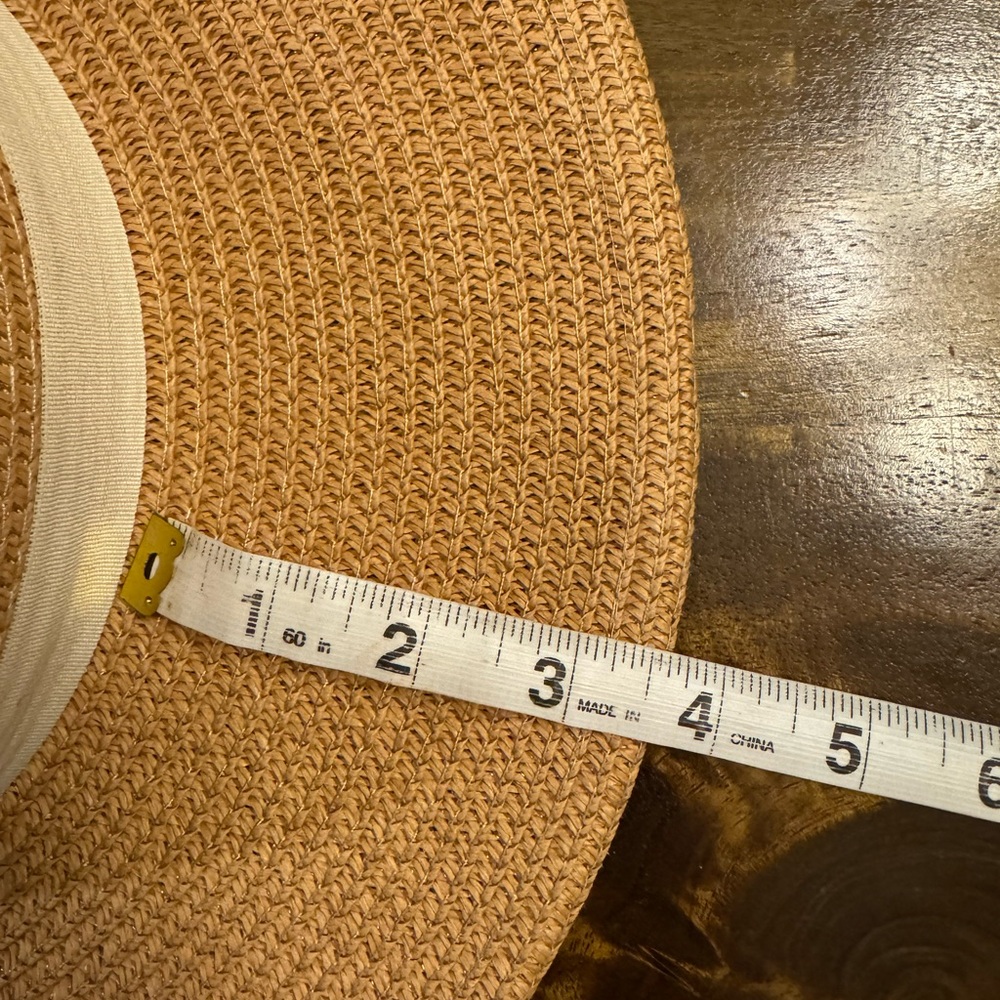 Light straw Wide-Brim Hat - Picture 5 of 7
